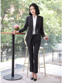 女式三粒扣条纹西装黑色